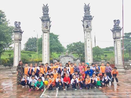 Một ngày trải nghiệm ý nghĩa tại khu di tích lịch sử đền Trấn Vũ và đình Thổ Khối của thầy và trò trường Tiểu học Đô Thị Việt Hưng năm học 2018-2019
